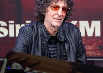 Howard Stern smanjio se na JEDNU novu emisiju tjedno jer je radijska ikona otpustila oko 12 zaposlenika