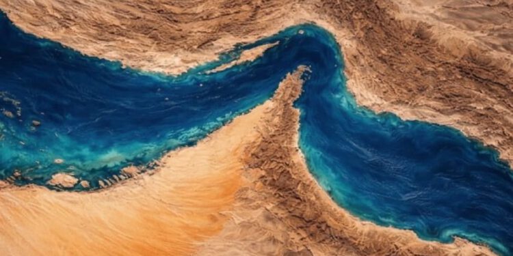 Iran gađao trgovačke brodove u Hormuškom tjesnacu