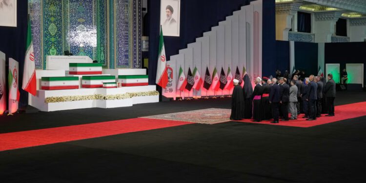 Iran počinje cjelodnevni ispraćaj pokojnog vrhovnog vođe ajatolaha Alija Khameneija, ubijenog u ratu