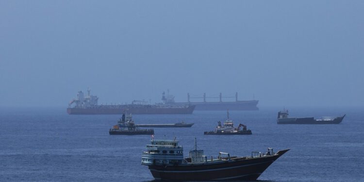 Iran proglasio Hormuški tjesnac zatvorenim dok SAD ne okončaju ‘ilegalne’ intervencije — RT World News