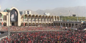 Iranski dužnosnici prijete dok američka vojska ponovno cilja na Islamsku Republiku