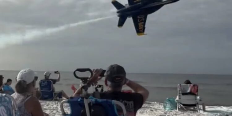 Istraga nakon što je američki ratni avion preletio iznad glava kupača