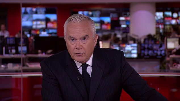 Kako je Huw Edwards reagirao na ponudu FILMSKE uloge dok smišlja svoj povratak. Upućeni su rekli CODIE BULLEN-u da osramoćeni čitač vijesti ‘i dalje želi ispričati svoju stranu priče pod svojim uvjetima’