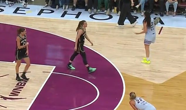 Kaos u WNBA-i jer je igračica izbačena jer je bacila CIPELU na suparnicu s kojom se razbijala cijelu utakmicu