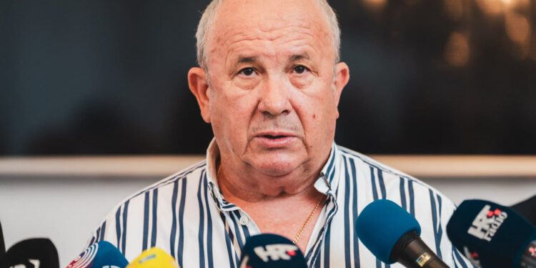 Kerumu država naložila da ukloni ilegalno pristanište za jahte na pomorskom dobru u Rogoznici