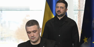 Kijev prodaje pobjedu dok jede svoje — RT World News