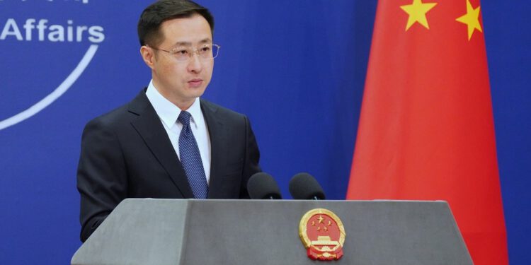 Kina će ‘čvrsto braniti’ svoje tvrtke od američkih carina na ruske kupce energije — RT World News