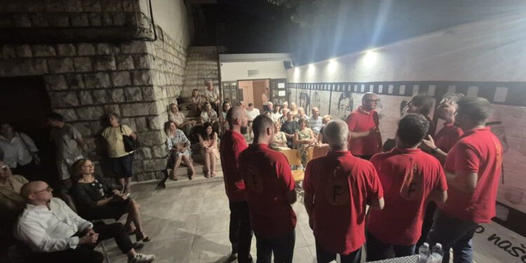 Knjiga o malom dalmatinskom mjestu postala hit: Čitatelji joj se vraćaju po drugo izdanje