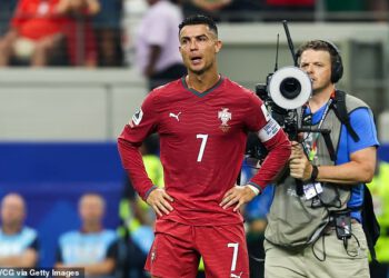 Krah na Svjetskom prvenstvu u Portugalu: ‘ego’ uplakanog Cristiana Ronalda razbuktan u nacionalnim medijima, ‘slabi’ Roberto Martinez dao otkaz, a bivši Maye Jame Ruben Dias pobjegao s intervjua