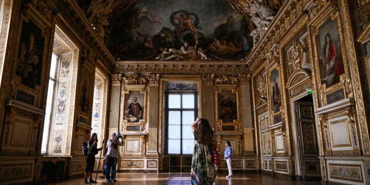 Louvre ponovno otvara galeriju Apollo za javnost devet mjeseci nakon pljačke krunskih dragulja