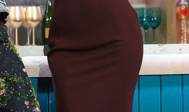 Maya Jama otkriva svoj ludi juriš natrag u Ujedinjeno Kraljevstvo dok odlazi s utakmice Svjetskog kupa u Engleskoj u Miamiju ravno u zračnu luku da ugosti Aftersun na Love Islandu