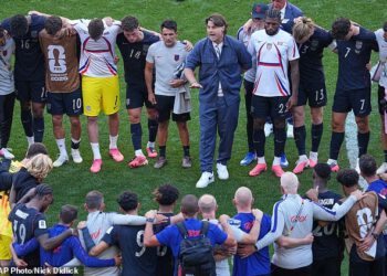 Misterij se vrti u kampu Svjetskog kupa u SAD-u dok je FIFA tiho suspendirala dva visoka dužnosnika momčadi nakon Trumpove intervencije Folarina Baloguna