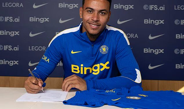 Morgan Rogers inzistira na tome da je Chelsea najveći londonski klub dok je dovršio transfer od 117 milijuna funti i postao najskuplji engleski igrač IKADA… nakon što su Bluesi preoteli Arsenalu u potjeri