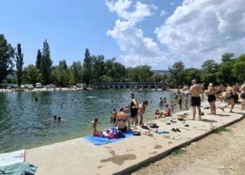 Mostarci traže osvježenje na kupalištima
