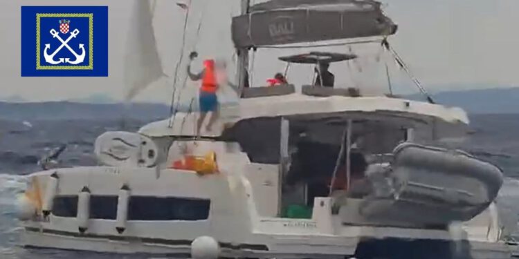 NOVI DETALJI Velika potraga kod Šolte: Voditelj jedrilice pao u more tijekom snažnog juga