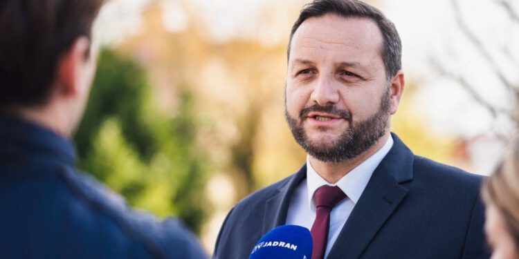Načelnik Podstrane predstavio pregled ulaganja: Škola, dvorana, garaža i brojni komunalni projekti u punom zamahu