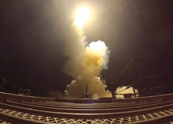 Najnoviji iransko-američki rat: Teheran napada američke vojne baze dok sukob u Hormuškom tjesnacu eskalira