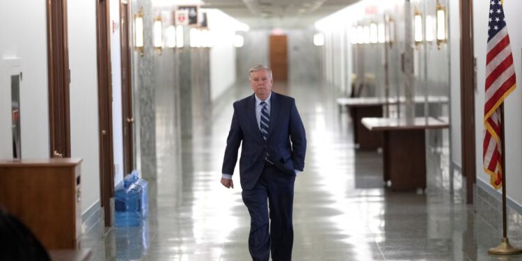 Najposljedičniji trenuci Lindsey Graham nakon što je vjerni Trumpov saveznik i ratni jastreb umro u 71. godini