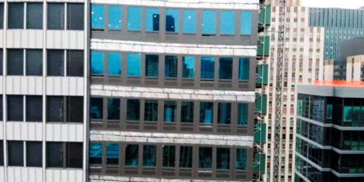 Neboder u New Yorku u opasnosti od urušavanja suočio se s prijašnjim pritužbama u pogledu sigurnosti