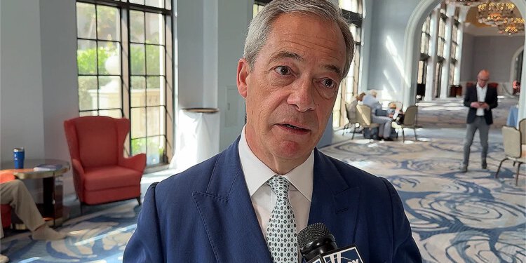 Nigel Farage podnio je ostavku u britanskom parlamentu kako bi iznudio izbore usred financijske istrage