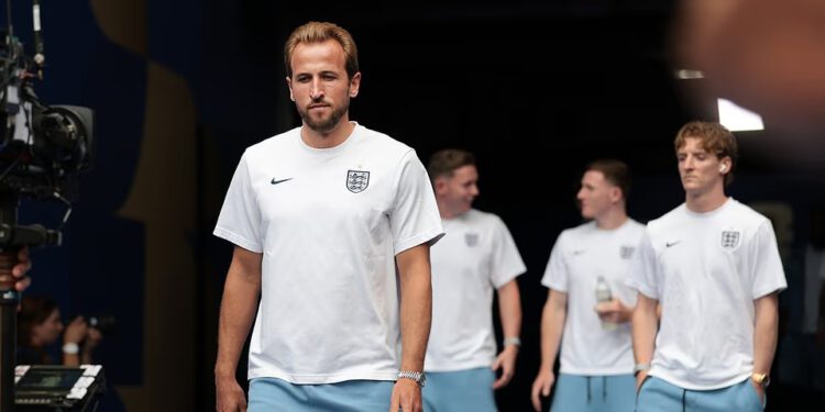Norveška protiv Engleske – četvrtfinale Svjetskog kupa UŽIVO: Curenje podataka o momčadi POTVRĐENO jer Tuchel tjera Bukayo Saku da kocka i mijenja Jarella Quansaha nakon kontroverze oko zabrane – dakle, mogu li zaustaviti Haalanda?