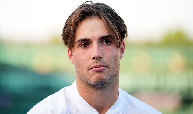 Novi domaći heroj Wimbledona Arthur Fery inzistira na tome da je ‘VRLO Britanac’ – unatoč tome što ga Francuska pokušava prisvojiti jer je rođen u Parizu i govori francuski sa svojim roditeljima… ali on je uklonio ‘é’ iz svog imena!