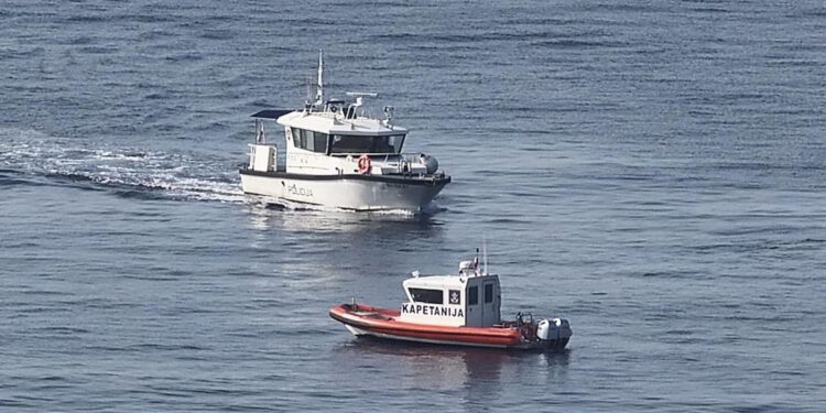 OBUSTAVLJENA VELIKA POTRAGA KOD ŠOLTE Četiri dana traganja za Austrijancem, brodovima, helikopterom i dronovima