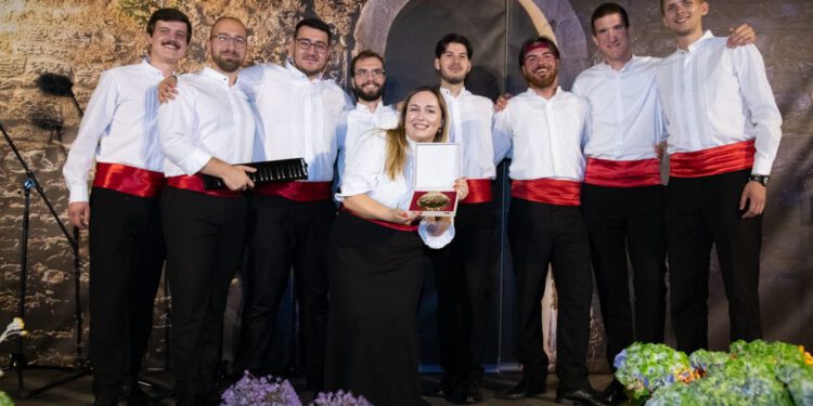OMIŠKI FESTIVAL Publika nije dala klapama s pozornice