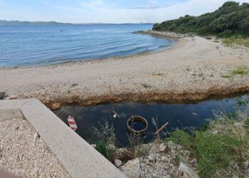 Obala nam je devastirana, moru prijeti zagađenje, zelene zone ne znače ništa, a bespravno se gradi na svakom koraku!