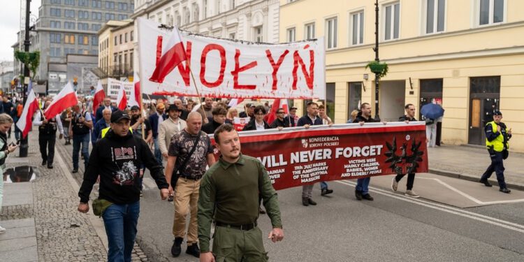 Odbojnost Poljaka prema Zelenskom u porastu zbog nacističkog skandala – anketa — RT World News