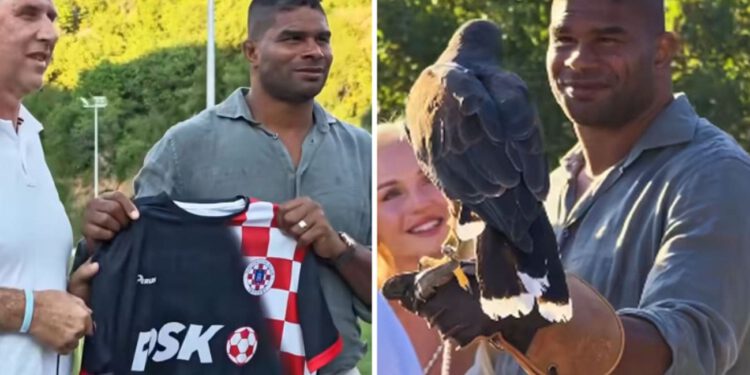 Overeem pokušao baciti kamen u Crveno jezero. Pogeldajte rezultat