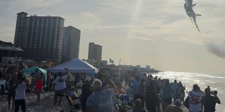 Pilot u virusnom preletu brijanja Blue Angelsa priznaje da je priča o plaži bila ‘pogreška’, a ne MAGA bravura