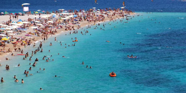 Ponedjeljak sunčan i vruć uz temperature do 32 stupnja