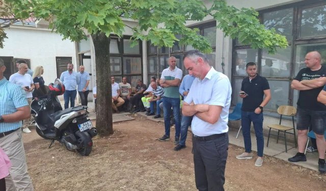 Prosvjed otpuštenih radnika Komunalnog: ‘Kao da vatrogascima date otkaz dok gori požar’