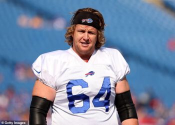 Prvak Super Bowla Jordan Devey preminuo je samoubojstvom u 38. godini… dok supruga dijeli emotivnu počast bivšoj NFL zvijezdi