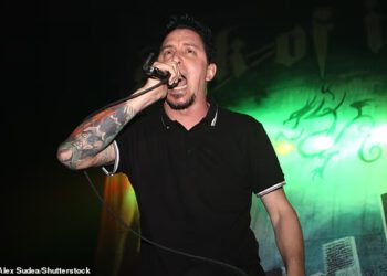 Punk rock legenda Lou Koller preminula je u 59. godini nakon dvogodišnje borbe s rakom