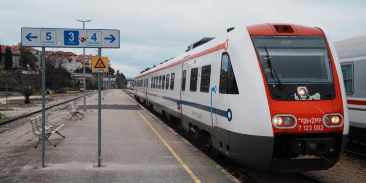 Putnica stigla s otoka u Split pa ostala pred zatvorenom blagajnom HŽ-a: “Nećete vjerovati…”