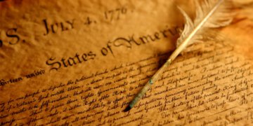 Republikanski zastupnik podnosi prijedlog zakona kojim se potvrđuje Deklaracija o neovisnosti Amerike 250