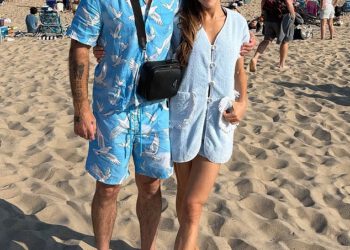 Robbie Williams i njegova supruga Ayda Field dijele obiteljske snimke svog tjedna nakon što je on zanijekao da je ‘lud’ dok je govorio o incidentu s bijelom supstancom