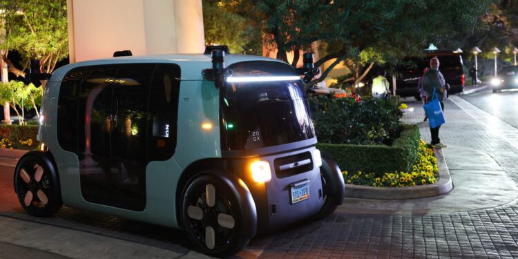 Robotaxi tvrtka Zoox izdaje povlačenje nakon što je vozilo uletjelo u dim blizu požarišta u Vegasu