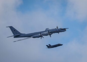 Ruski protupodmornički zrakoplov bacao mikrofone kraj britanskog nosača aviona: “Britanci digli lovce”