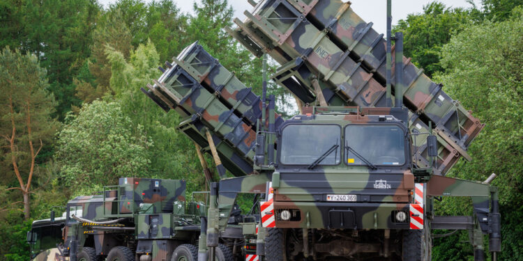 SAD će dopustiti Ukrajini proizvodnju raketa presretača Patriot – Trump – RT World News