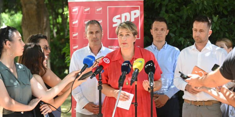 SDP udario po Vladi: “Kažnjavaju male iznajmljivače, a 700 tisuća kreveta ostavljaju u sivoj zoni”