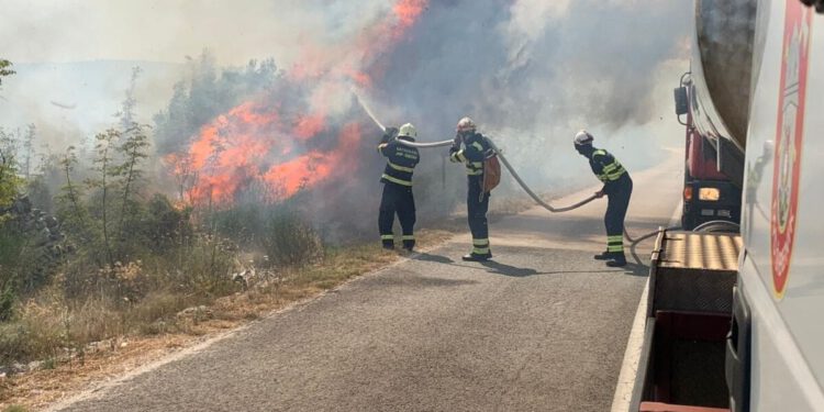 Šibenski vatrogasci usred sezone ostali bez cisterne