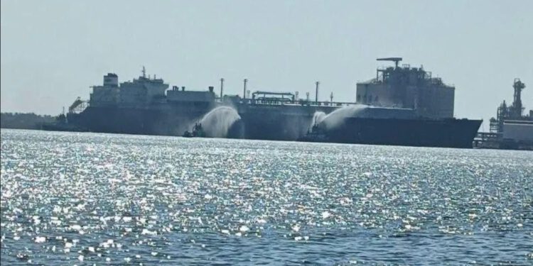 Širenje rata: dronovi pogodili američki LNG tanker u sredozemnoj luci