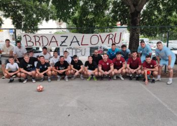 Sjećanje koje ne blijedi: Uspomena na Lovru Buljana i Stipu Bajana okupila prijatelje i nogometaše