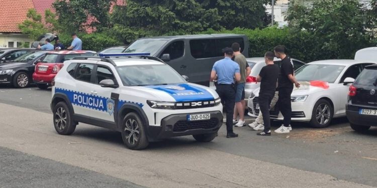 Službenim kombijem Granične policije BiH švercali namještaj za privatnu vikendicu u Hrvatskoj
