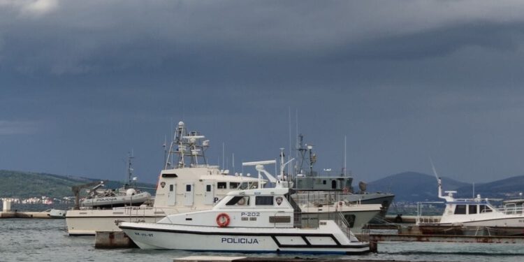 Snažno pogoršanje vremena izazvalo kaos na moru kod Zadra: Više plovila nasukano, oglasilo se Ministarstvo