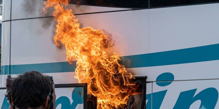 Na cesti između Dubrovnika i Neuma planuo autobus