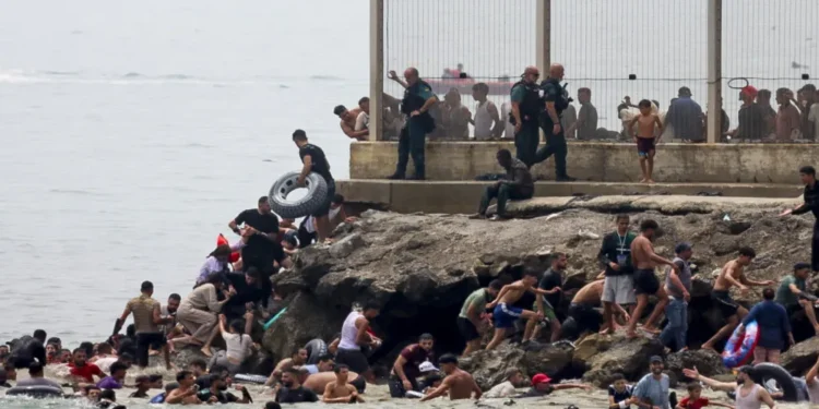 Španjolska sada migrantsku krizu opisuje kao ‘napad’ na teritorijalni integritet